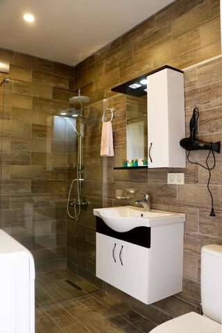 Дома для отпуска Mtatsminda Family Corner Тбилиси Дом для отпуска-18