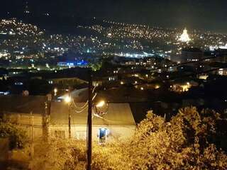 Дома для отпуска Mtatsminda Family Corner Тбилиси Дом для отпуска-26